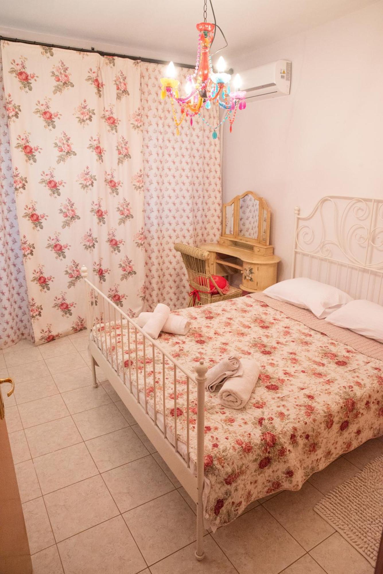 Вилла The Early Bird - Cosy 2-Floor House With Garden Александроуполис Экстерьер фото