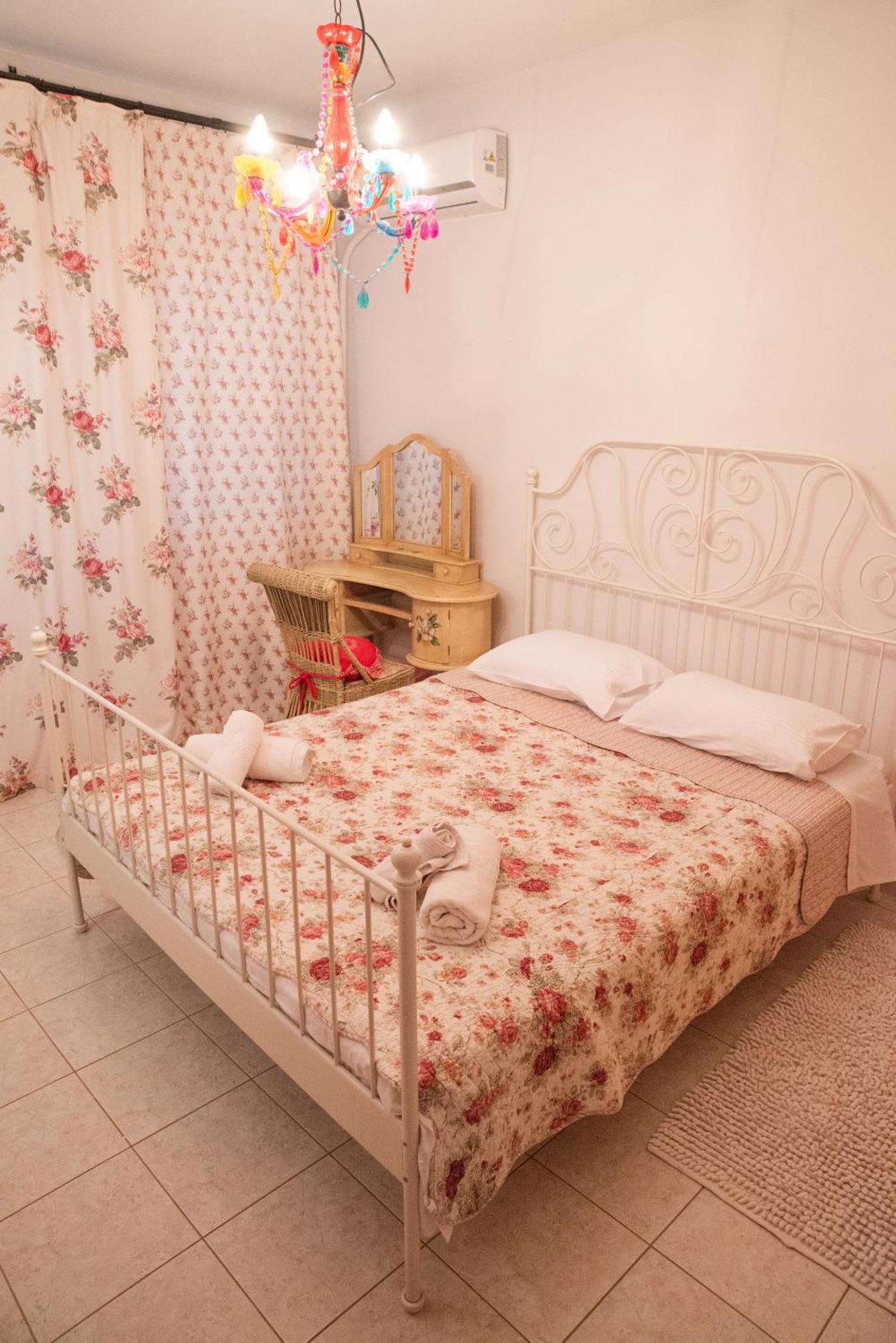 Вилла The Early Bird - Cosy 2-Floor House With Garden Александроуполис Экстерьер фото