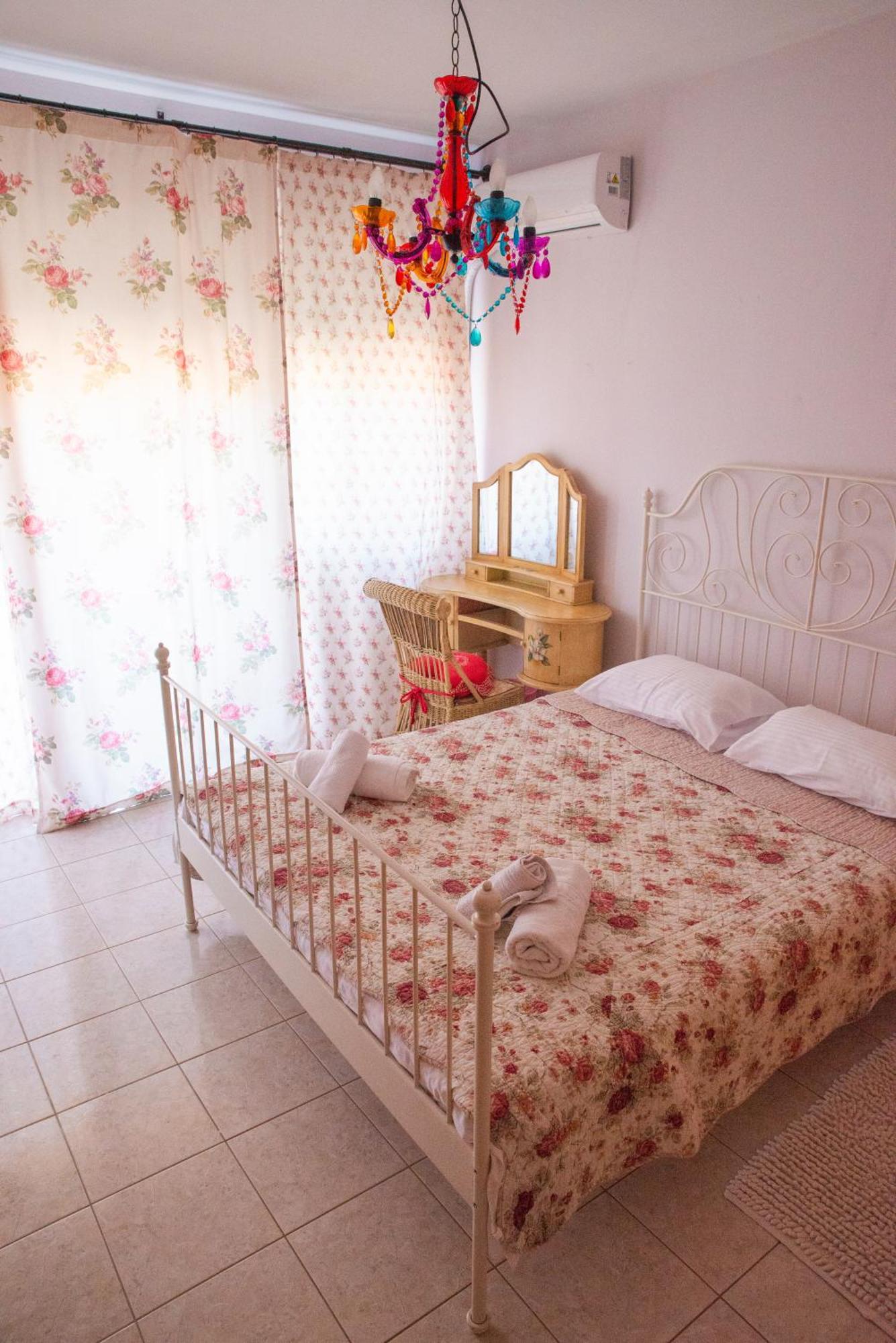 Вилла The Early Bird - Cosy 2-Floor House With Garden Александроуполис Экстерьер фото