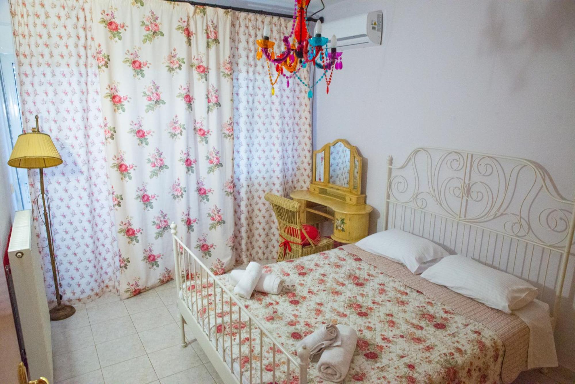 Вилла The Early Bird - Cosy 2-Floor House With Garden Александроуполис Экстерьер фото